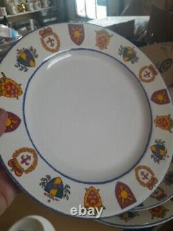 1993 VITROMASTER Oxford Dinner Plates Stonewear Shield Pattern Set