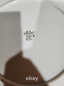 38 Piece Lenox'Jacquard Gold' (9) 4 Piece Sets + 2 Extra Plates Near Mint