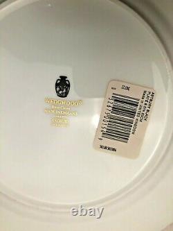 Astbury Black Fine bone china by Wedgewood, 5 Piece Place Setting, NEW in Box