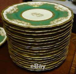 BLACK KNIGHT-HOHENBERG BAVARIA 1930'S SET 12 GREEN + GOLD PLATED dinner PLATES
