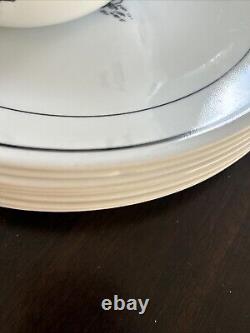 Corelle Annie's Cow 9 Dinner Plates And 3 Cereal Bowls Lot Of 12