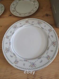 Epoch 45 Piece Dinner Set Emily 6505-Fine China