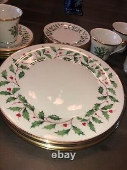FOUR 5 Pc PLACE SETTINGS LENOX HOLIDAY CHRISTMAS HOLLY FINE CHINA 24KT GOLD USA