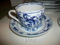 International Tableworks Blue Rhapsody 20 pc Dinnerware Set 4 place setting