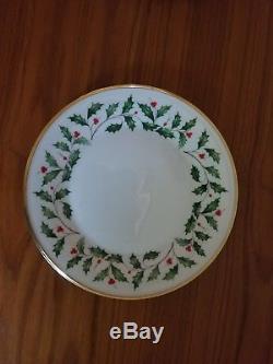Lenox Holiday China Dinner plates Gold Trim Set of 10 MADE IN U. S. A. EXCELLENT