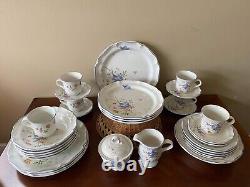 Mikasa French Countryside F9004 Blue Bouquet Complete Dinner Plate Set