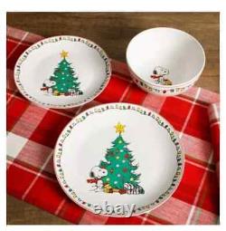 NEW Peanuts Snoopy 18-Piece Holiday Ceramic Dinnerware Set