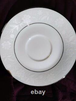 Noritake china set vintage'Ranier' setting for 4 people -20 pieces