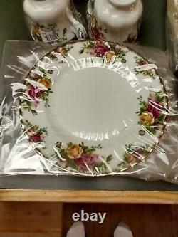 ROYAL ALBERT Old Country Roses 20-Piece Dinnerware Set, Service for 4