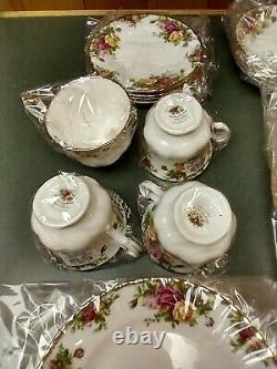 ROYAL ALBERT Old Country Roses 20-Piece Dinnerware Set, Service for 4