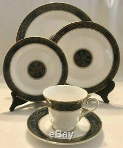 ROYAL DOULTON CARLYLE Set Of 20 SERVICE FOR 4 Dinner Plates Salad Bread Cup MINT