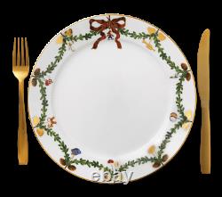 Royal Copenhagen Star Fluted Christmas Dinner Plate 10.75 Set of 2