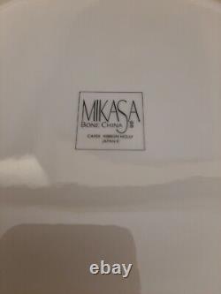 Set Lot 8 Mikasa Bone China Ribbon Holly Dinner Plates Gold Trim EUC Made Japan