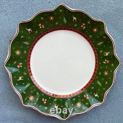 Set of FOUR Villeroy & Boch Toy's Delight Red and Green Dinner Plates MINT