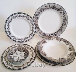 Setting for 2 Wedgwood Plymouth Williams Sonoma Bown Oak Acorn Dinner Plates++
