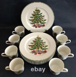 Sone Fine China Japan Set of 8 CHRISTMAS TREE DINNER PLATES and CUPS