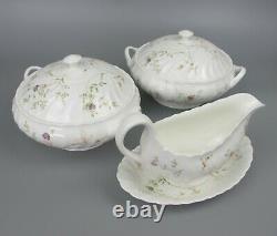 Superb large Wedgwood Campion Dinner Service Set. 8 place setting. Plates cups