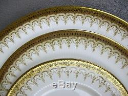 Superb vintage PARAGON Athena bone china Dinner Service Set for 6. Plates cups