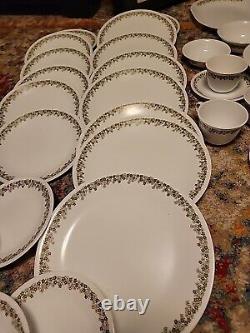 Vintage Set for 6 Corelle Spring Blossom Crazy Daisy Green Dinnerware 52 pieces