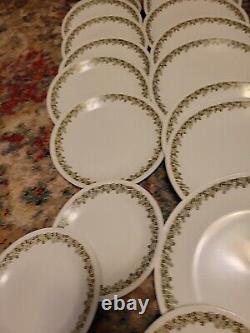 Vintage Set for 6 Corelle Spring Blossom Crazy Daisy Green Dinnerware 52 pieces
