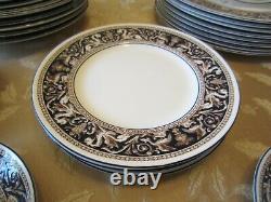 Wedgwood Florentine Black 52 Pieces W1956 Settings Dinner Plates Soup Bowls
