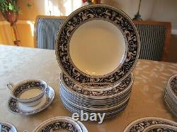 Wedgwood Florentine Black 52 Pieces W1956 Settings Dinner Plates Soup Bowls
